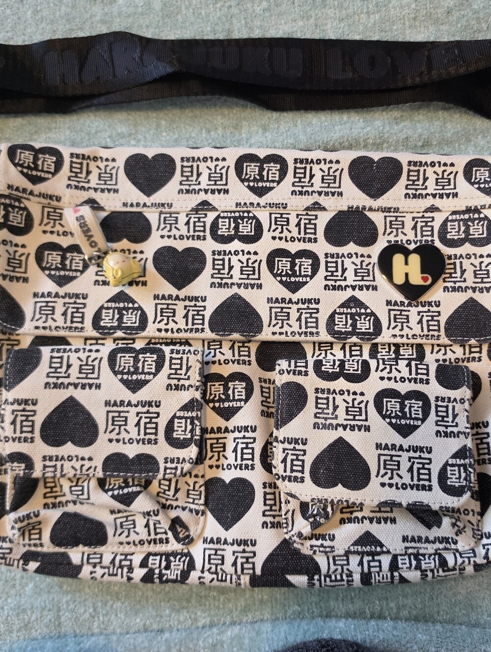 Harajuku Lovers Gwen Stefani EUC Black & White Logo Heart Small Crossbody